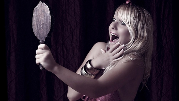 guardarsi-allo-specchio-e-non-piacersi