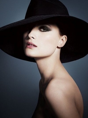 giorgio-armani-fall-2012-neo-classic-make-up-adv